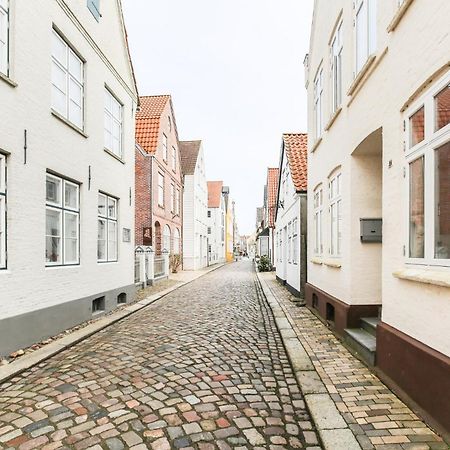 Apartmenthaus Theodor Storm Meeresstrand Husum  Extérieur photo